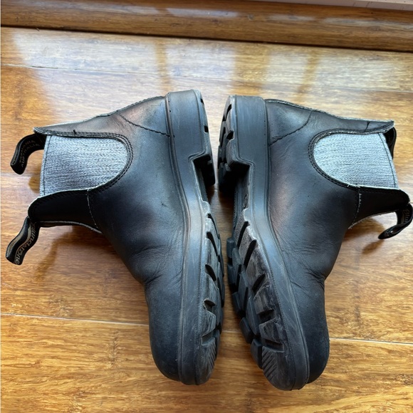 Blundstone Black Chelsea Boots AU4, US7 (youth/women) - Picture 3 of 7